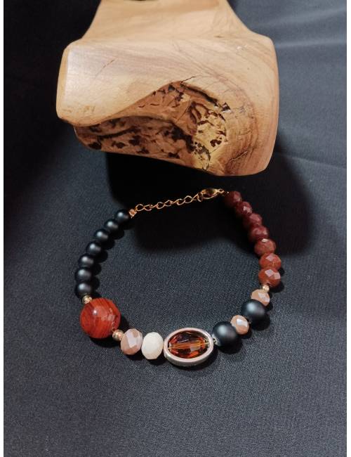 Hand bracelet with stones